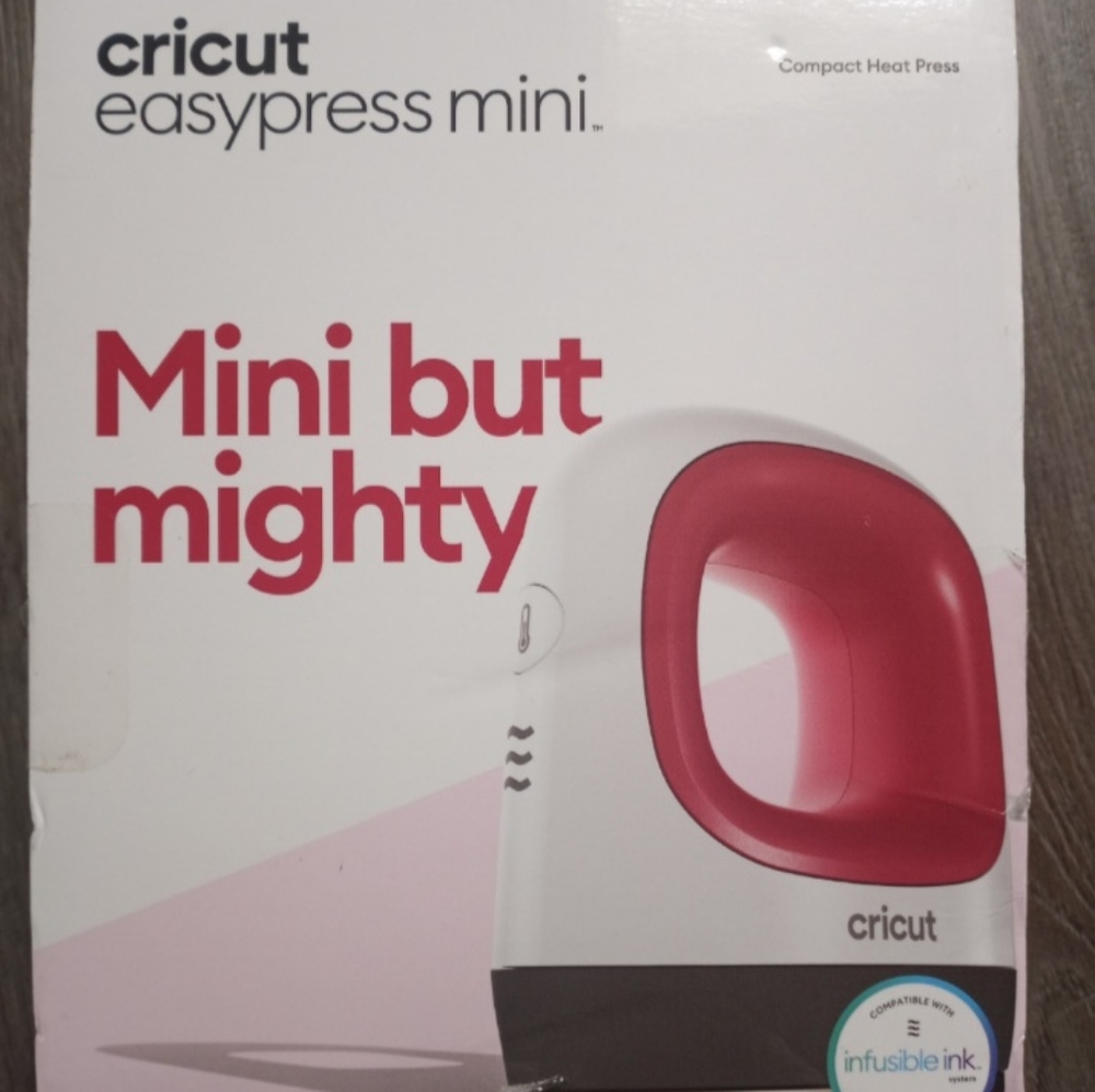 Cricut mini heat press brand new